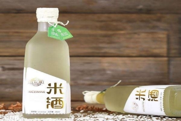 米酒含有酒精吗？米酒的做法是什么？全面解析米酒